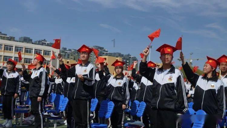 兆易创新跌7% 去年净利预降9成计提资产减值损失6亿